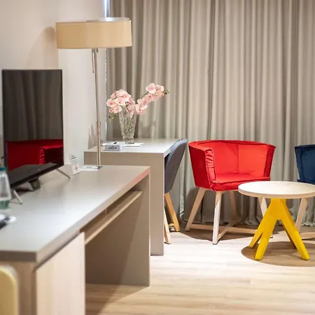 普里米尔阿尔克贝斯特韦斯特酒店 地拉那