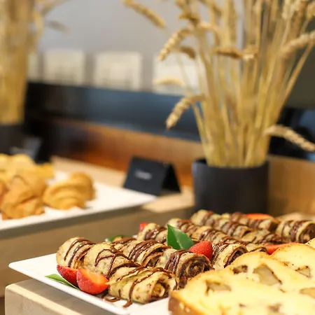 普里米尔阿尔克贝斯特韦斯特酒店 酒店 地拉那