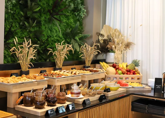 Western Premier Ark Τίρανα