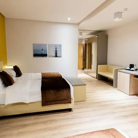 Western Premier Ark 4*