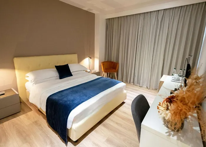 Western Premier Ark Hotel 4*